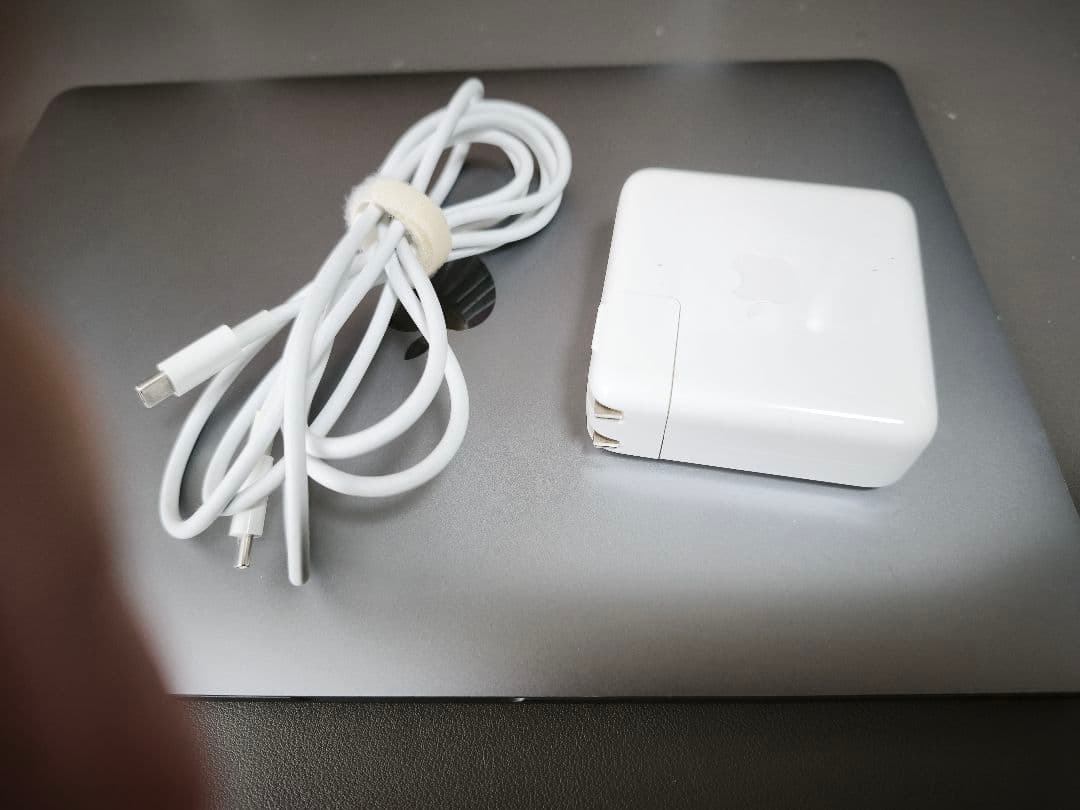 MacBook pro2017 13.3インチ (Touch Bar搭載)