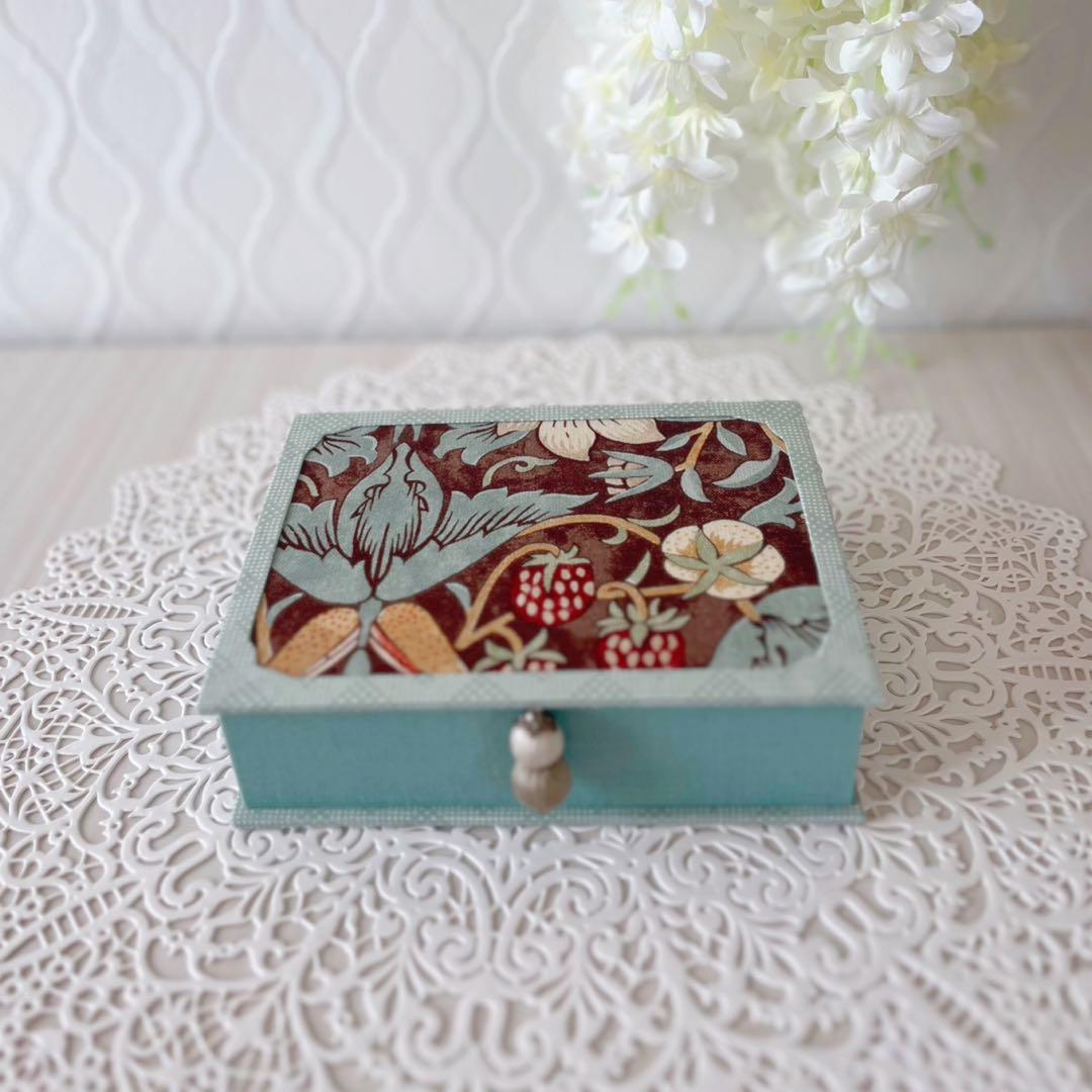 ウィリアムモリス／アクセサリー収納ボックス／カルトナージュ／一点物