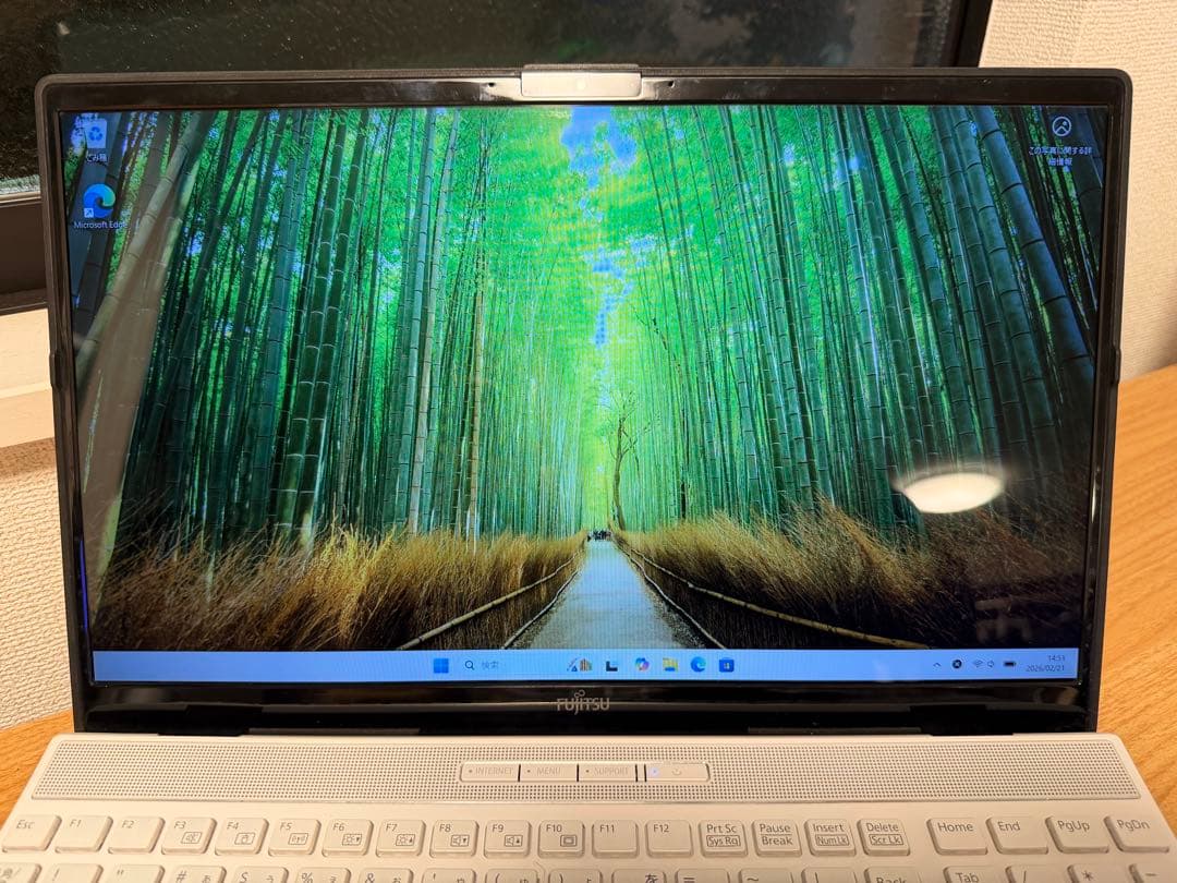 Windowsノート本体 LIFEBOOK AH FMVA76E1WB Ryzen7-3750H/8GB