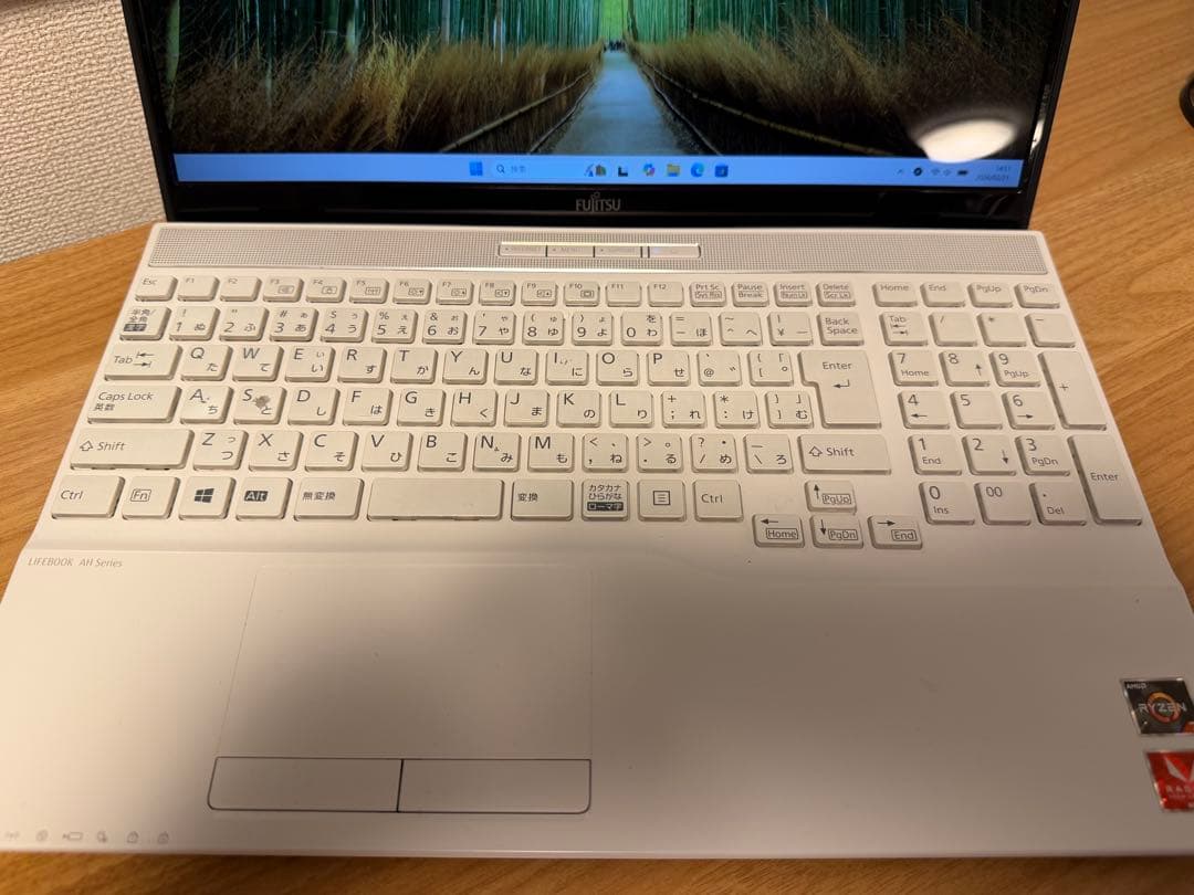 Windowsノート本体 LIFEBOOK AH FMVA76E1WB Ryzen7-3750H/8GB