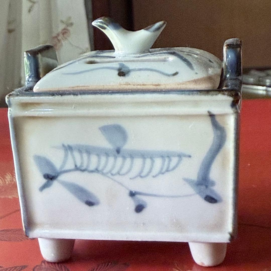 2235様感謝‼️春‼️愛蔵　伊万里古染付青花文様鳥摘み香炉