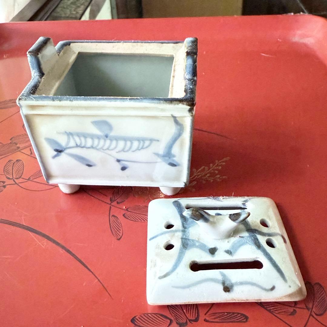 2235様感謝‼️春‼️愛蔵　伊万里古染付青花文様鳥摘み香炉