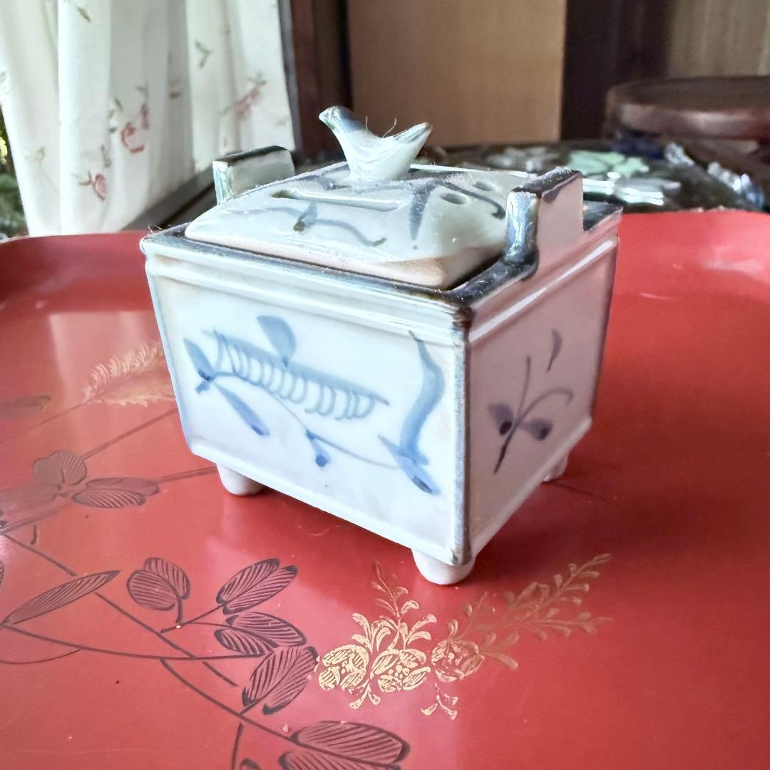 2235様感謝‼️春‼️愛蔵　伊万里古染付青花文様鳥摘み香炉