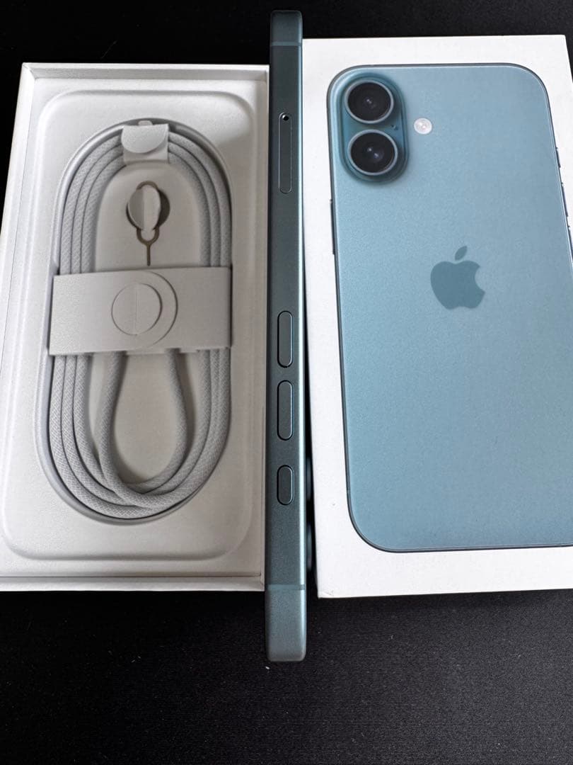 Apple iPhone 16 ティール 128GB バッテリー100%