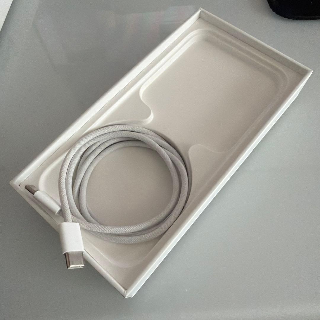 Apple iPhone 15 Pro ブラックチタニウム / 256GB