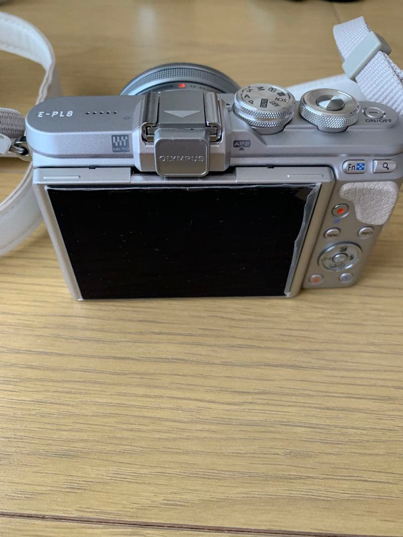 【OLYMPUS】オリンパス/E-PL8 ミラーレス一眼 ホワイト