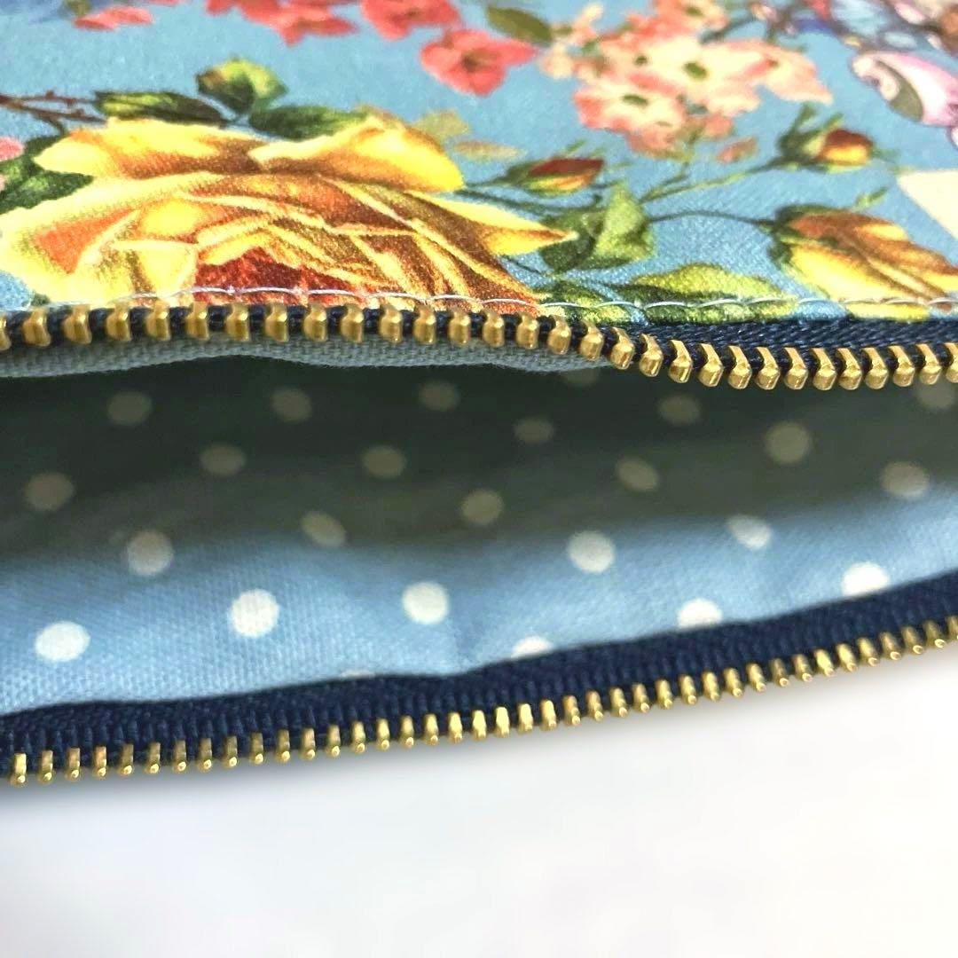 お取り置きです メソンドクチュール、アリス柄　バッグとポーチ