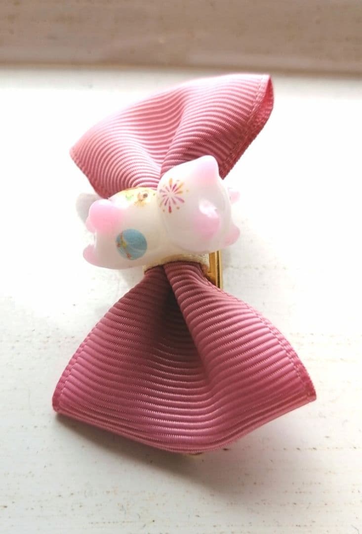 にゃんこリボンのヘアクリップ(ピンク)、ぐで猫