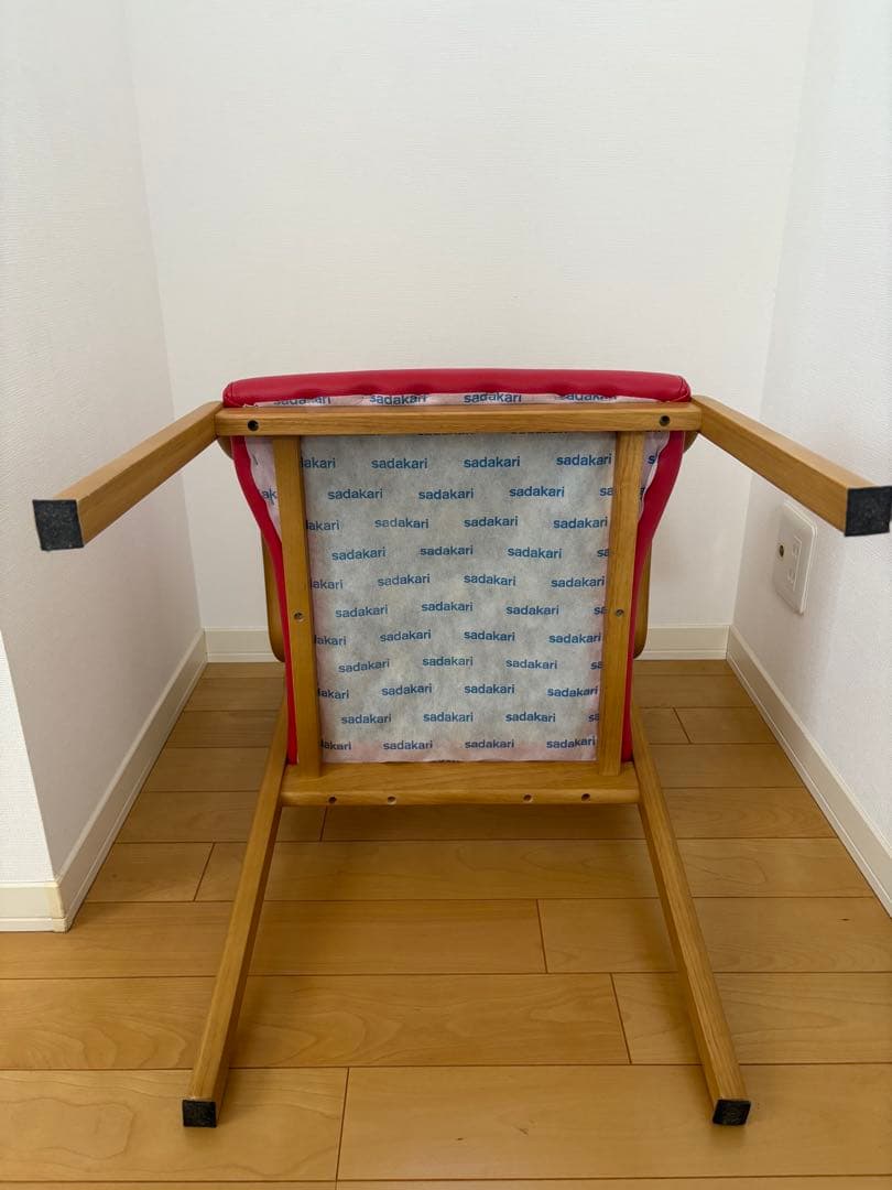 貞苅椅子製作所　AC102　椅子　高齢者向け軽量イス赤色