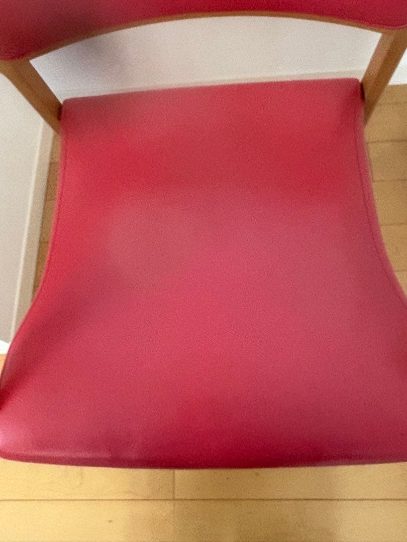 貞苅椅子製作所　AC102　椅子　高齢者向け軽量イス赤色