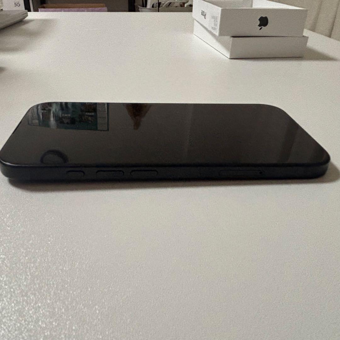 Apple iPhone 16 ブラック 本体