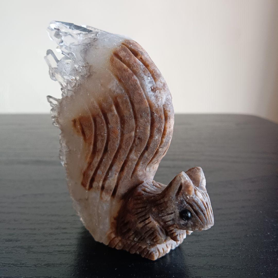 リス　天然クリスタル生石　クラスター　彫物