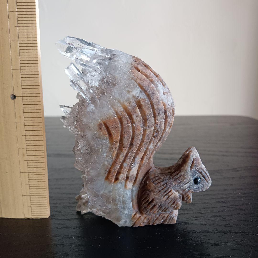 リス　天然クリスタル生石　クラスター　彫物