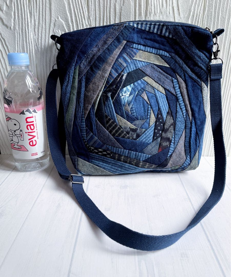 【ショルダーバッグ】斜めがけバッグ　藍染　調節可能ベルト　パッチワーク