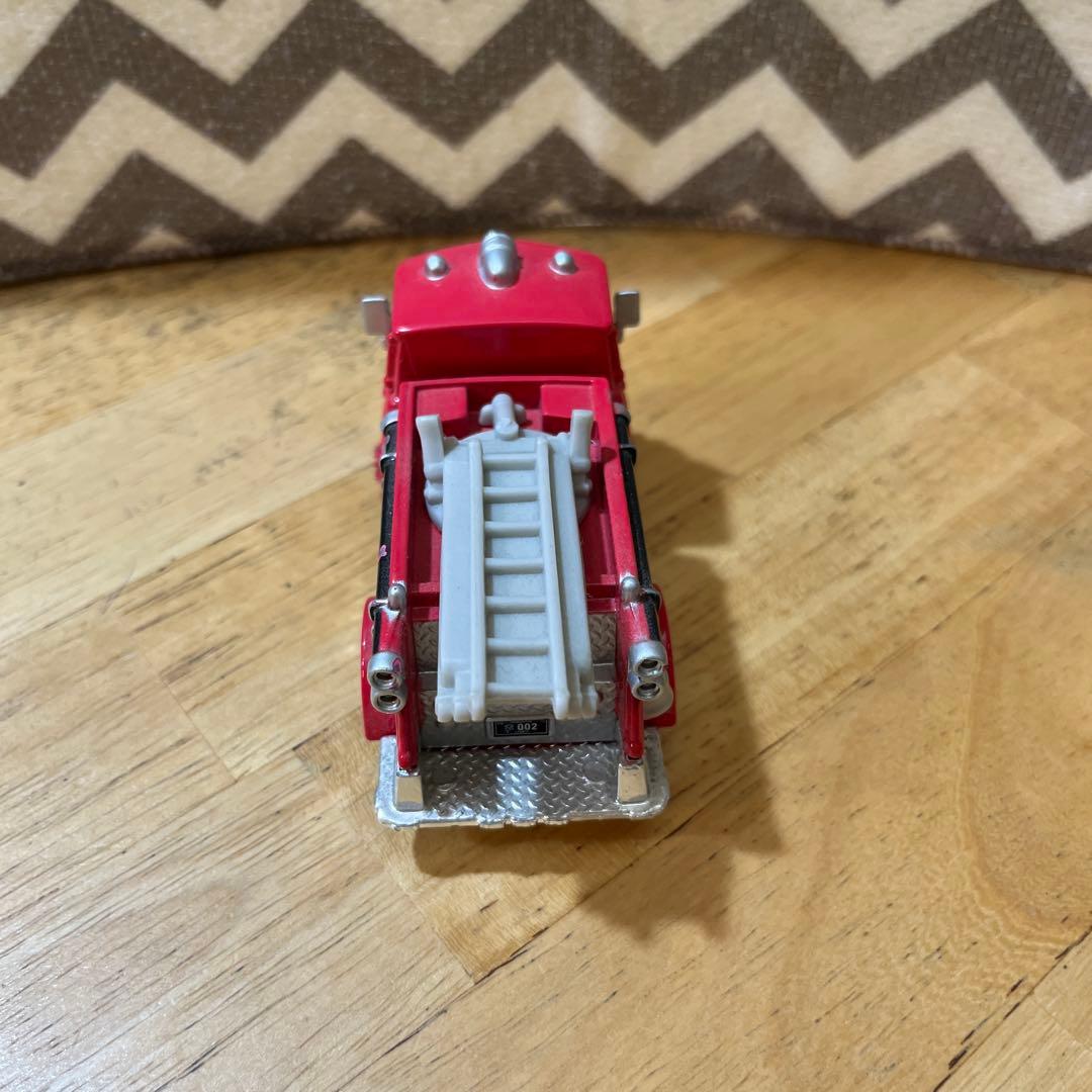 マテル　カーズ　サリー　レッド　シェリフ　ミニカー 3台セット