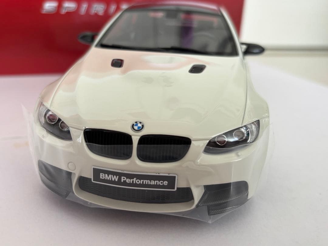 M3 E92 カーボンルーフ ミニカー GT Spirit 1/18