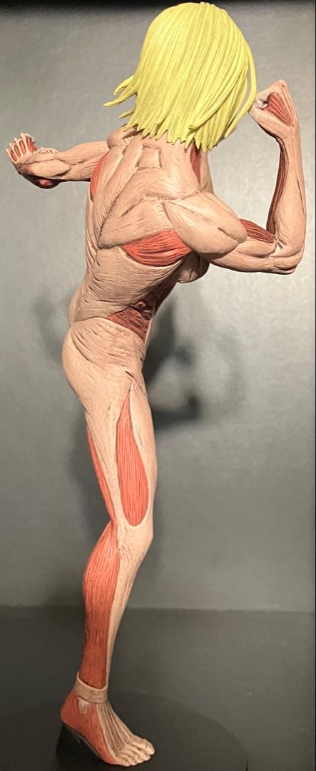 進撃の巨人　フィギュア　アニレオンハート 女型の巨人　3体セット　超美品