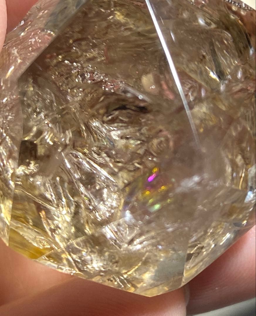 エレスチャル水入りスモーキークォーツ　虹入り　原石　天然石　置物