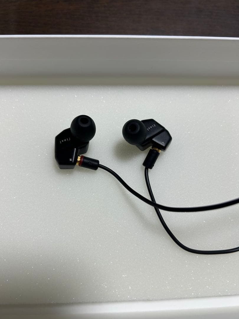 final MAKE3ブラック 3.5mm有線イヤホンセット