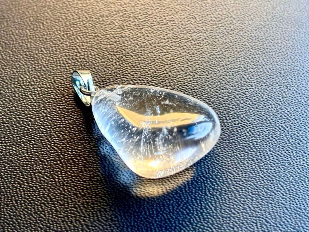 mimi　究極品質　ヒマラヤ幻の聖山　カイラス水晶のペンダントトップ　6g