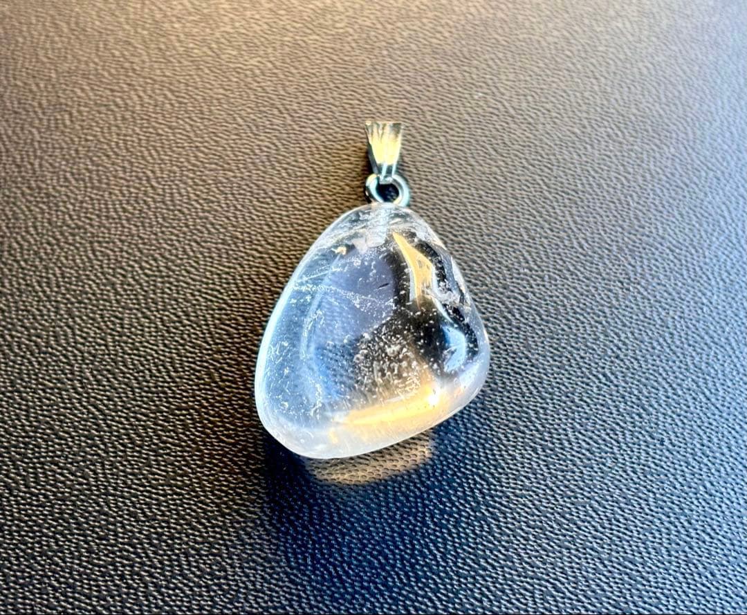 mimi　究極品質　ヒマラヤ幻の聖山　カイラス水晶のペンダントトップ　6g