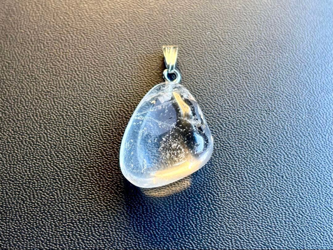 mimi　究極品質　ヒマラヤ幻の聖山　カイラス水晶のペンダントトップ　6g