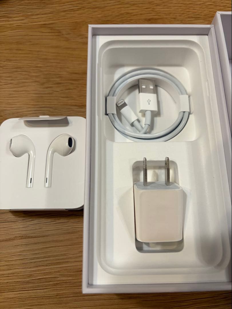 iPhone8 256GB シルバー　SIMフリー 箱付