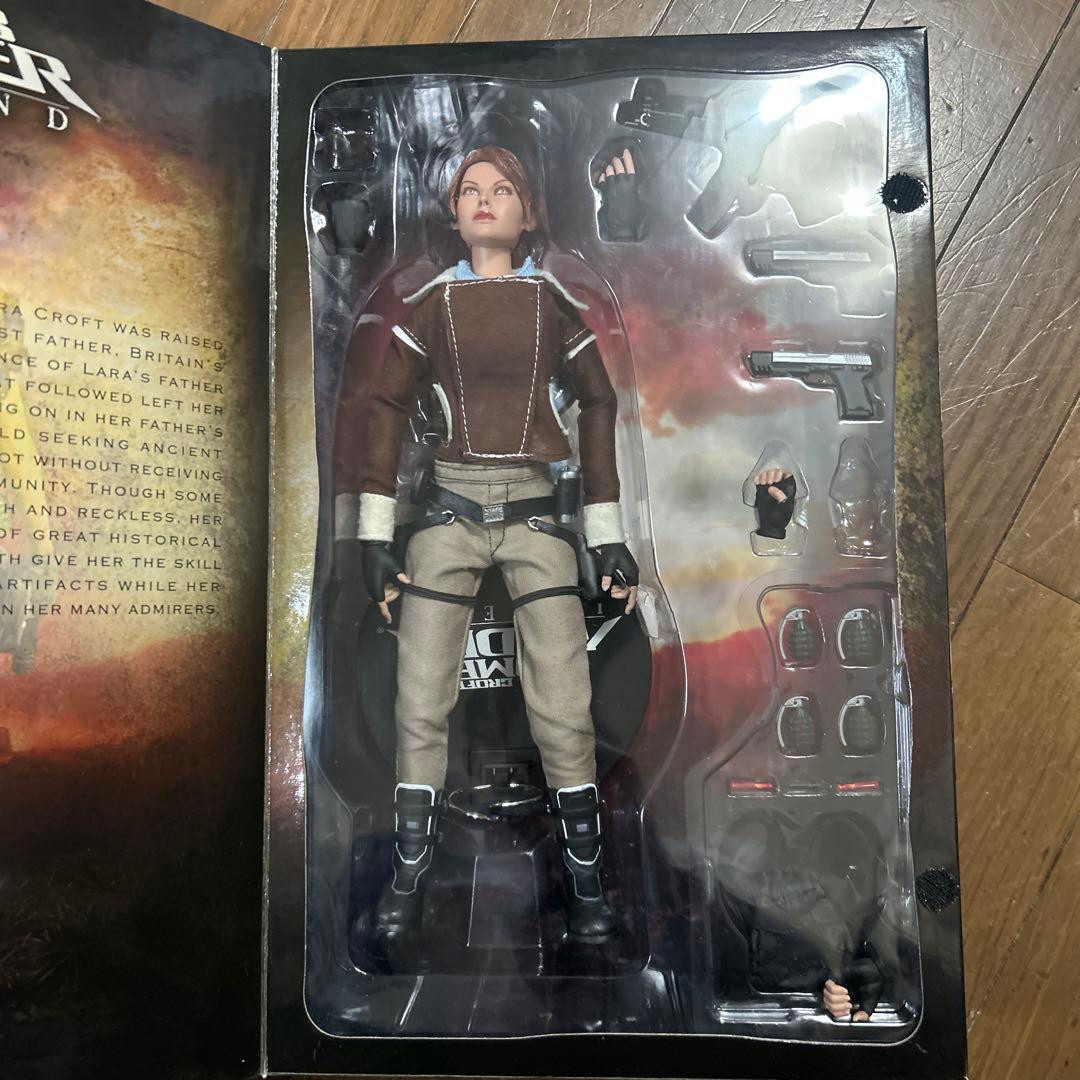 Tomb Raider Lara Croft 1/6フィギュア
