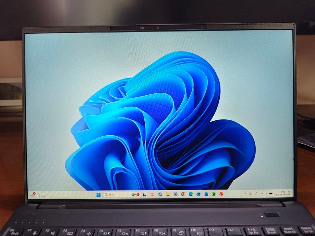 【美品】FUJITSU LIFEBOOK UH-X/J3