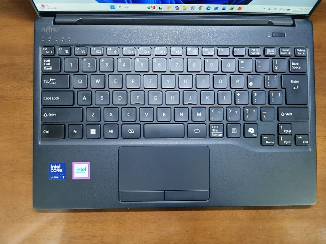 【美品】FUJITSU LIFEBOOK UH-X/J3