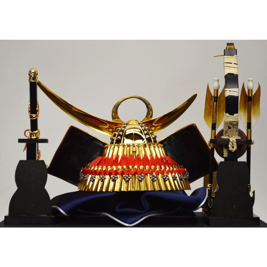 五月人形　上杉謙信公兜【新品】武将兜　ケース飾り　兜飾り　端午の節句　子どもの日