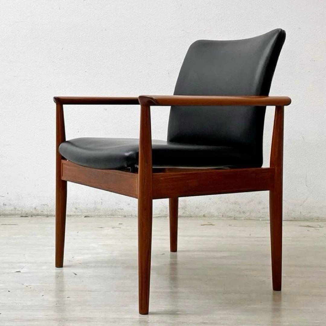 フィンユール No.209 CADO社製 ディプロマットチェア チーク 本革