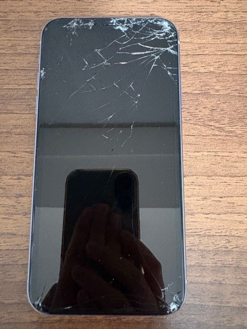 iPhone11 128GB 画面割れ