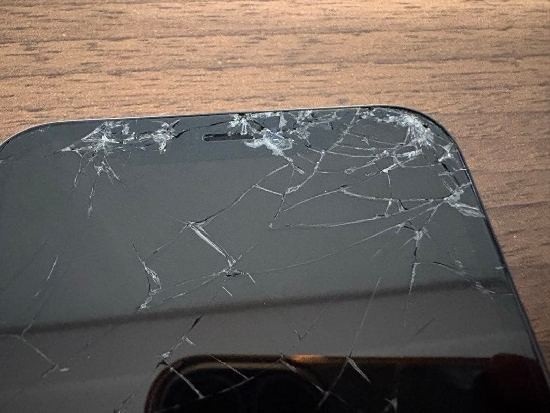 iPhone11 128GB 画面割れ