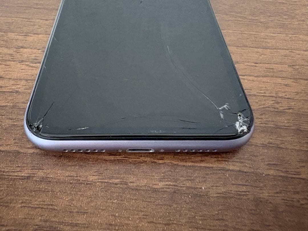 iPhone11 128GB 画面割れ