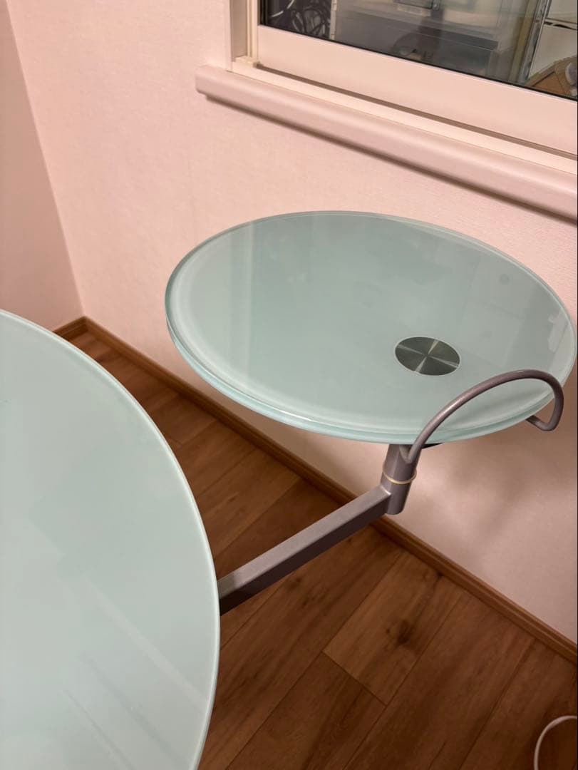 ヤマギワ購入 ガラス製デザインデスク PCデスク モダンデザイン 名古屋引取歓迎