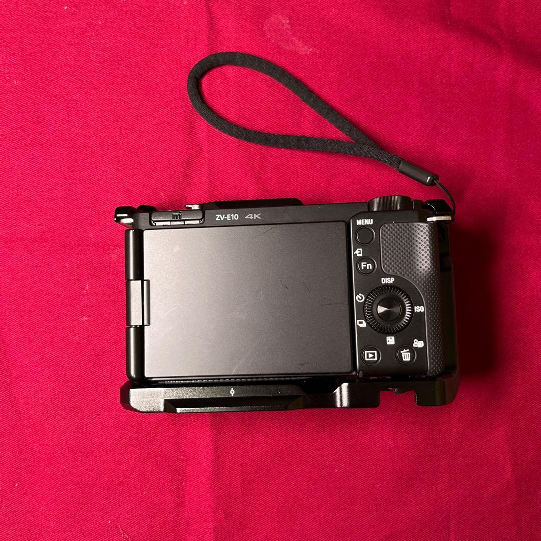 【美品】SONY ZV-E10 専用グリップ/SDカード/フィルター付き