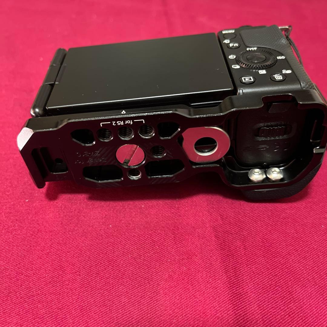 【美品】SONY ZV-E10 専用グリップ/SDカード/フィルター付き