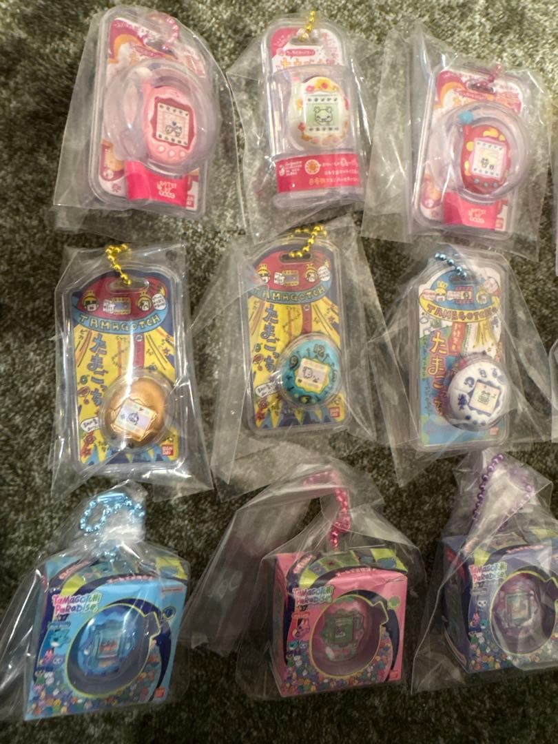 おかしなたまごボーロっち　たまごっち　食玩　キーホルダー