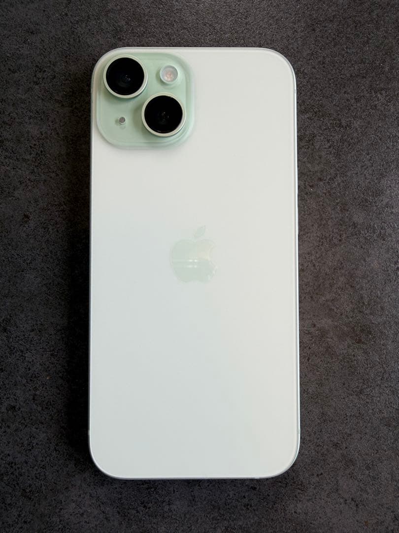 【極美品】iPhone15 256GB SIMフリー　グリーン