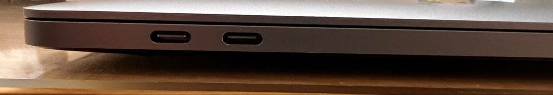 超美品Apple Macbook Pro (13.3-inch,2018)