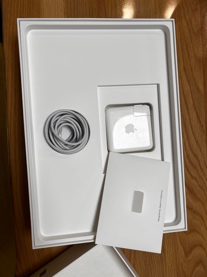 超美品Apple Macbook Pro (13.3-inch,2018)