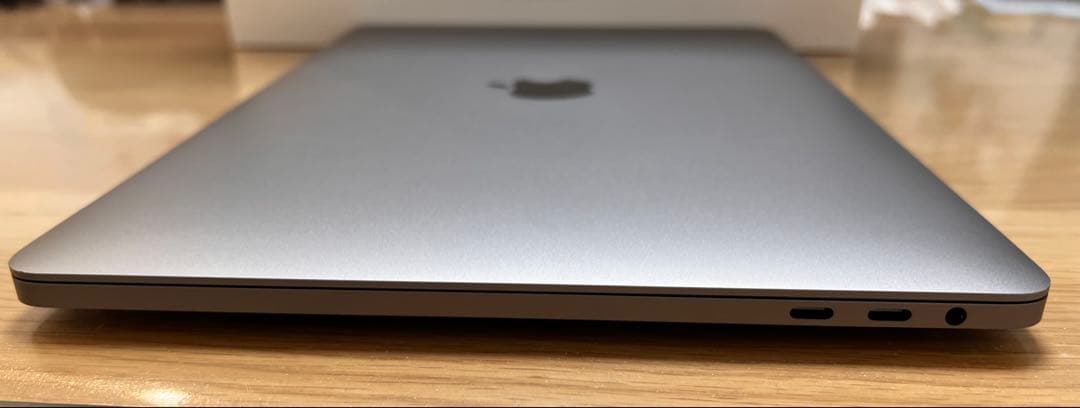 超美品Apple Macbook Pro (13.3-inch,2018)