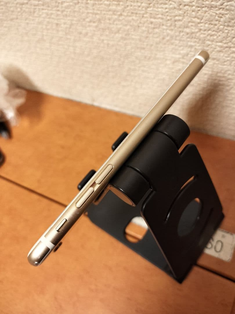 iPhone 6s 64GB バッテリー100% simフリー
