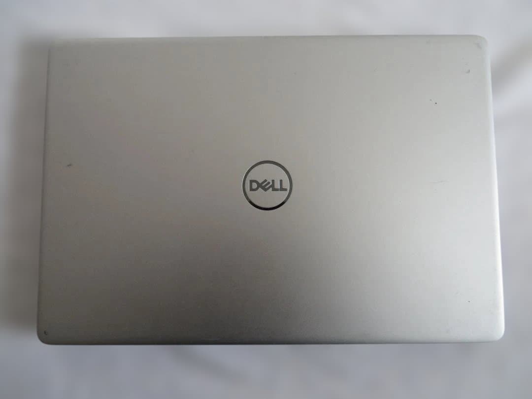 DELL 13.3インチノート　inspiron　P87G001