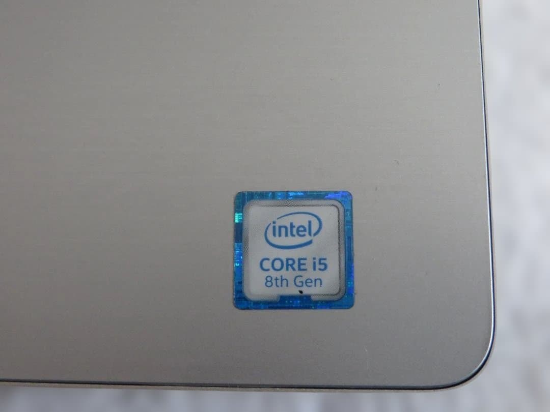 DELL 13.3インチノート　inspiron　P87G001