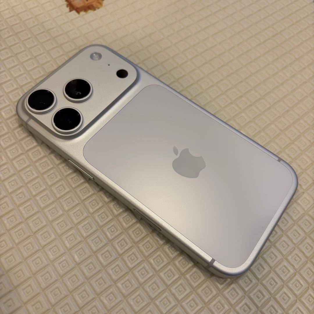 即発送 【バッテリー100%】iPhone17Pro 本体 256GB