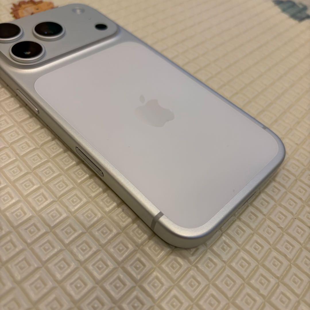 即発送 【バッテリー100%】iPhone17Pro 本体 256GB