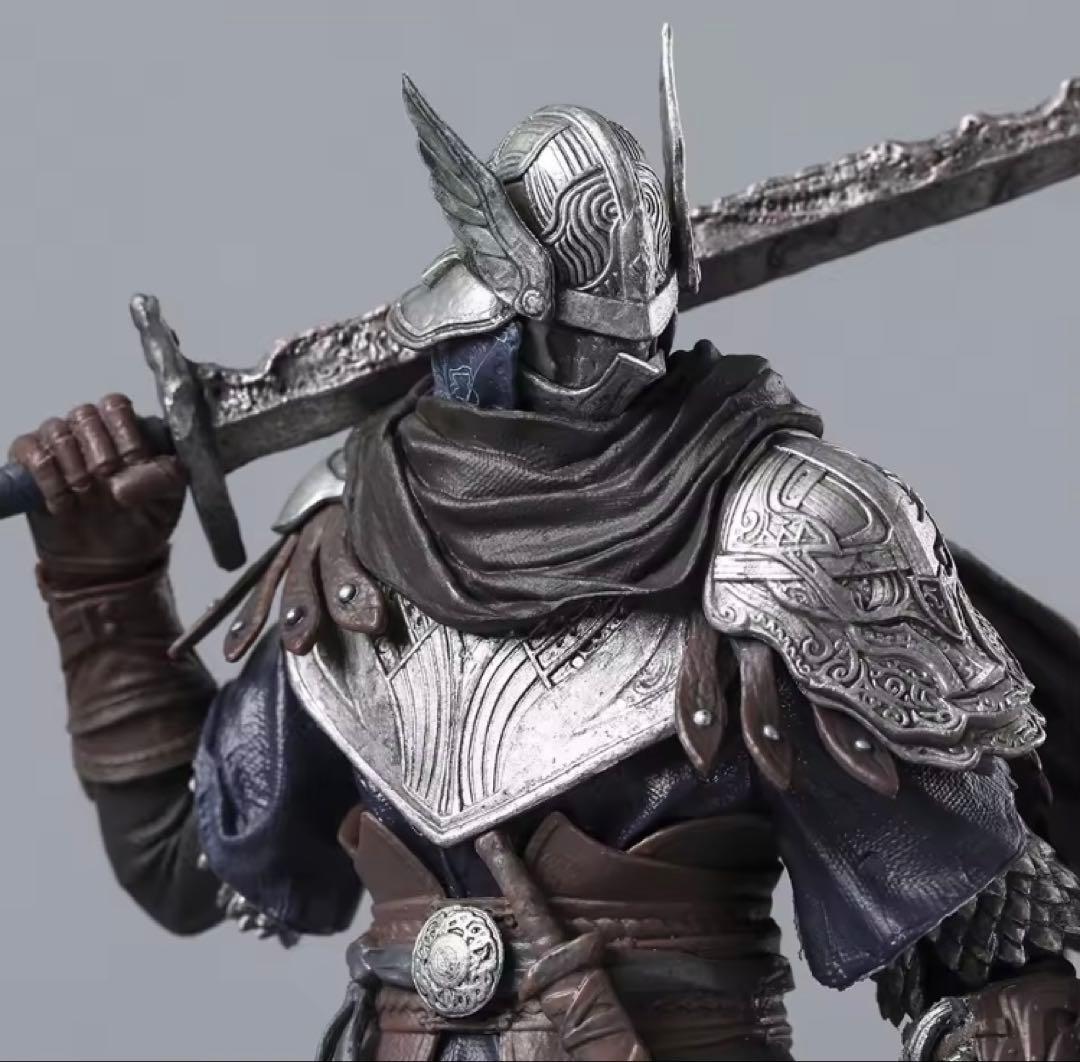 エルデンリング　追跡者　高さ24cm 海外フィギュア