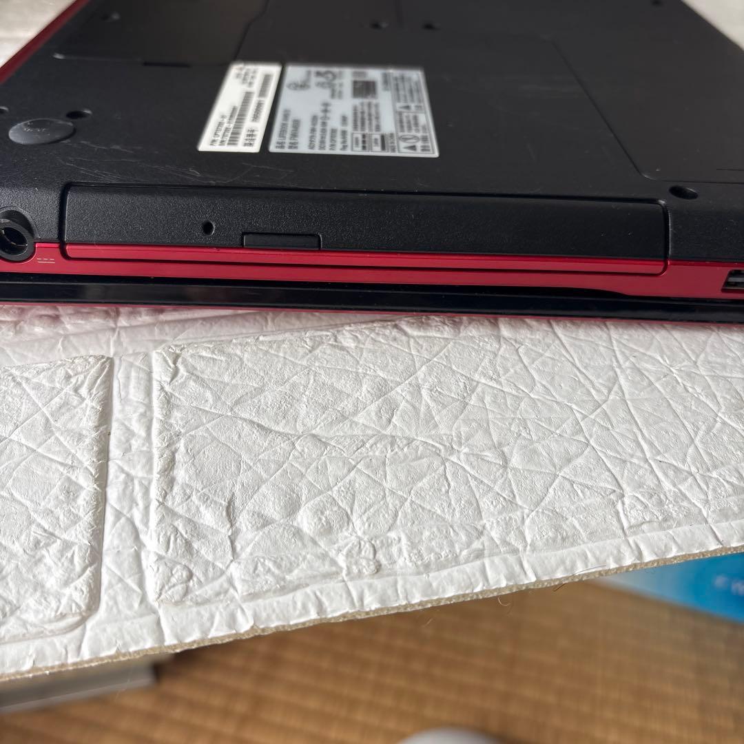 Windowsノート本体 LIFEBOOK. AH45/X core i3